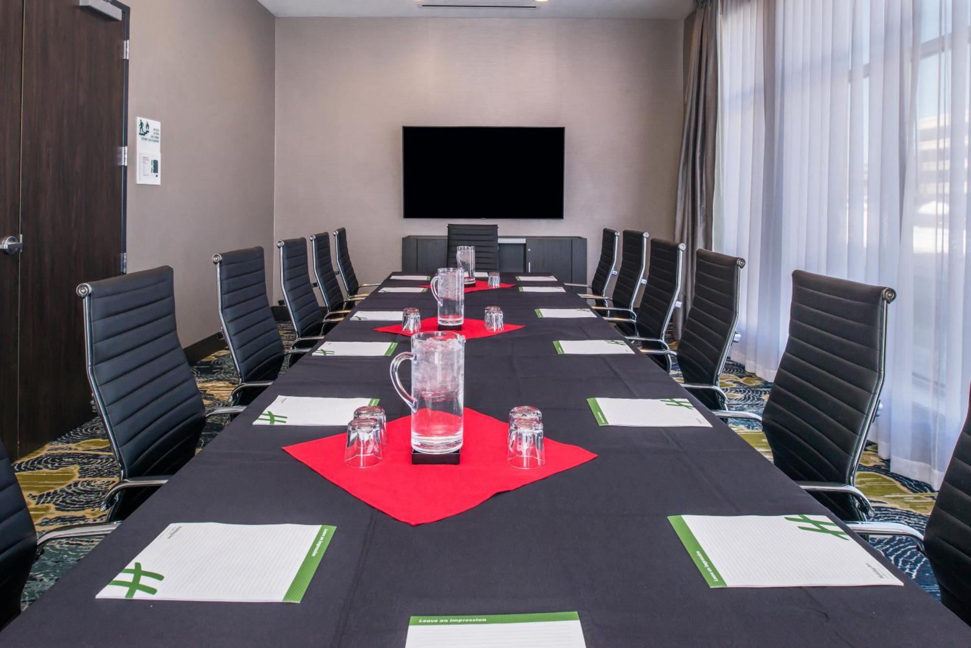 Holiday Inn Detroit Northwest - Livonia By Ihg Экстерьер фото