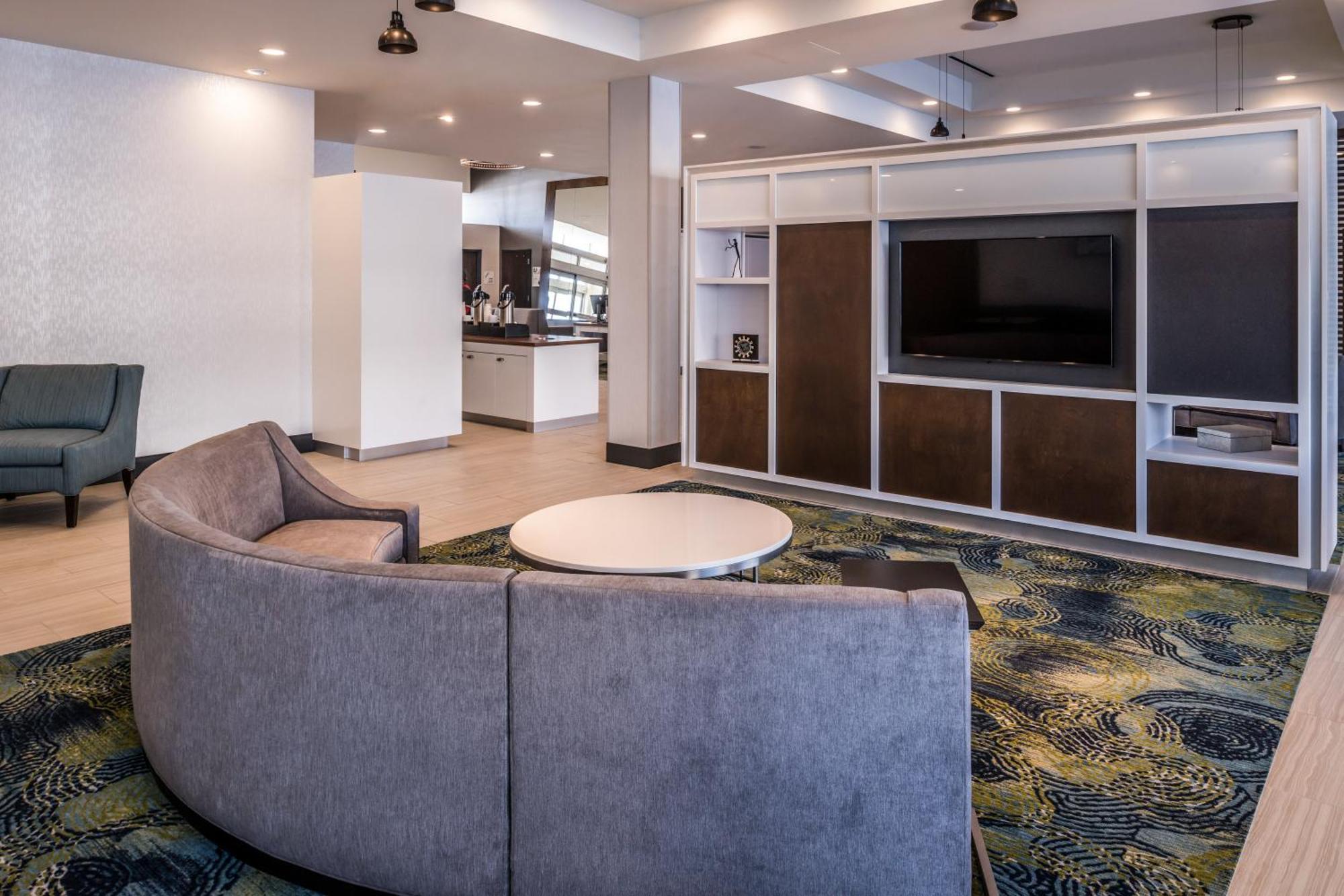 Holiday Inn Detroit Northwest - Livonia By Ihg Экстерьер фото