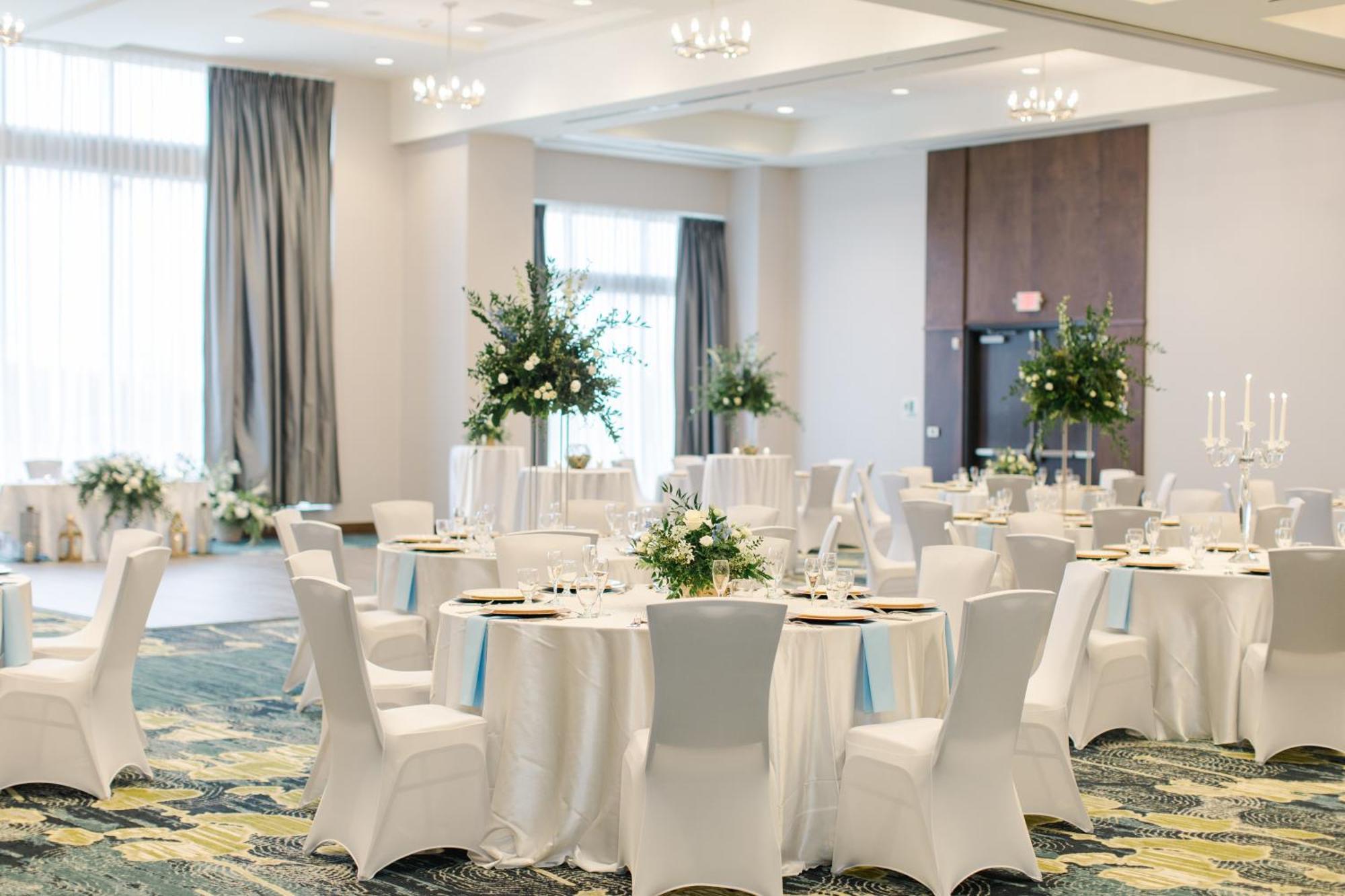 Holiday Inn Detroit Northwest - Livonia By Ihg Экстерьер фото