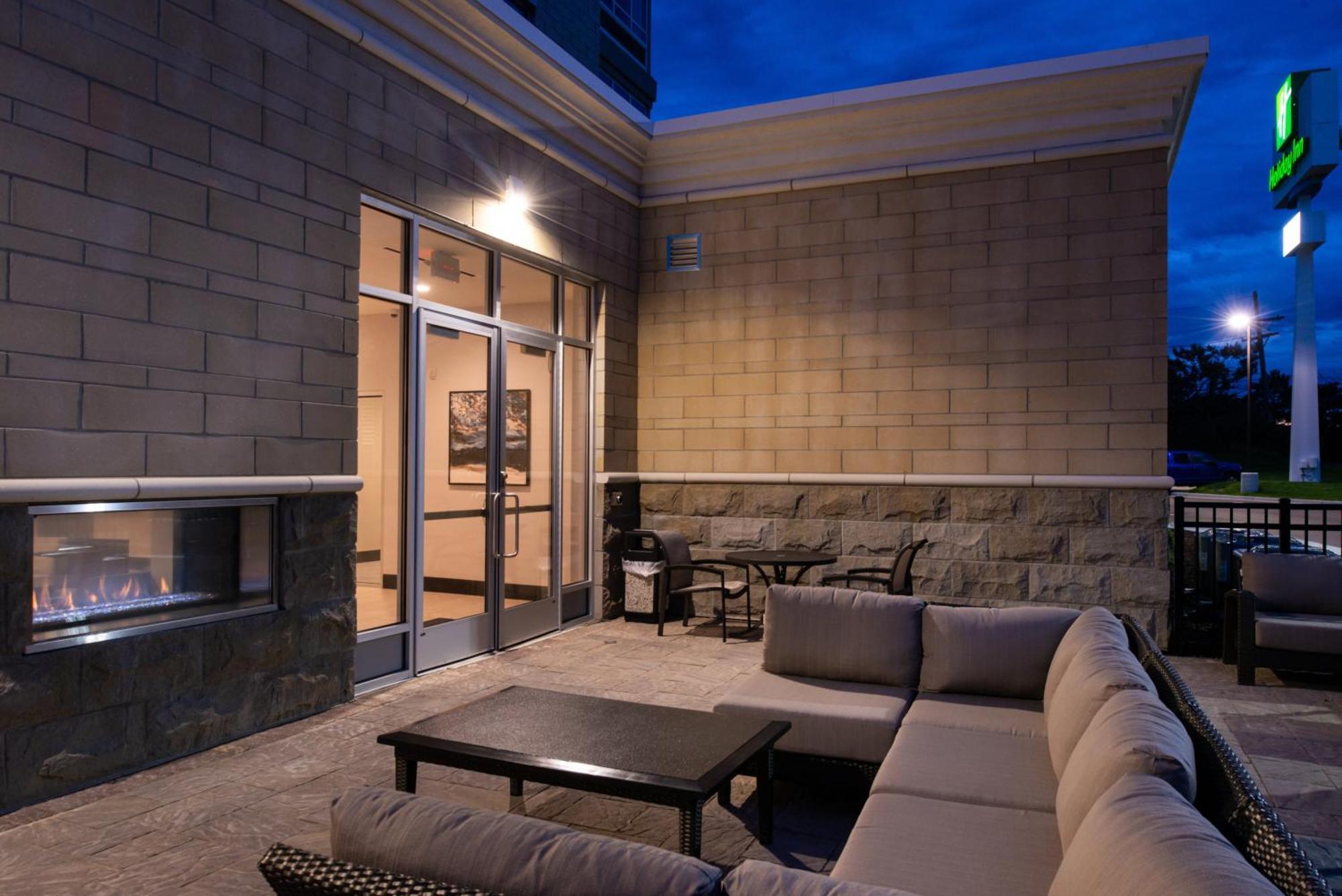 Holiday Inn Detroit Northwest - Livonia By Ihg Экстерьер фото