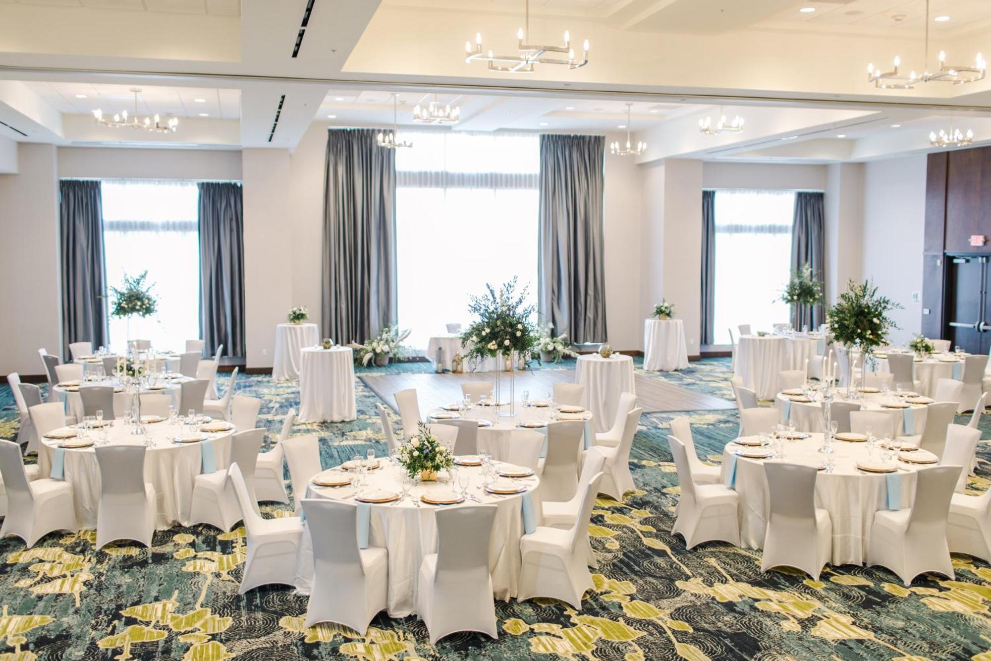 Holiday Inn Detroit Northwest - Livonia By Ihg Экстерьер фото